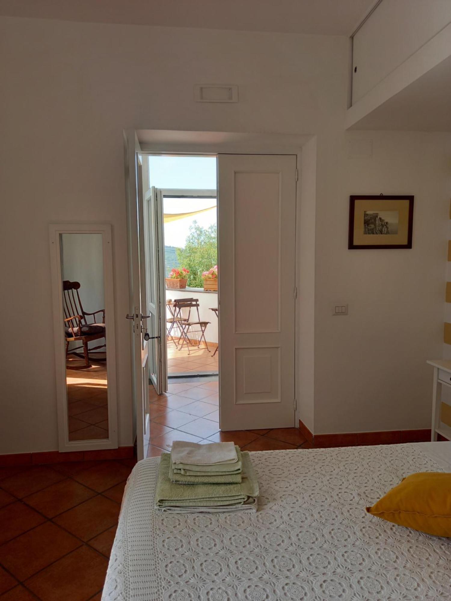La Casa Del Sole Bed and Breakfast Vico Equense Eksteriør billede