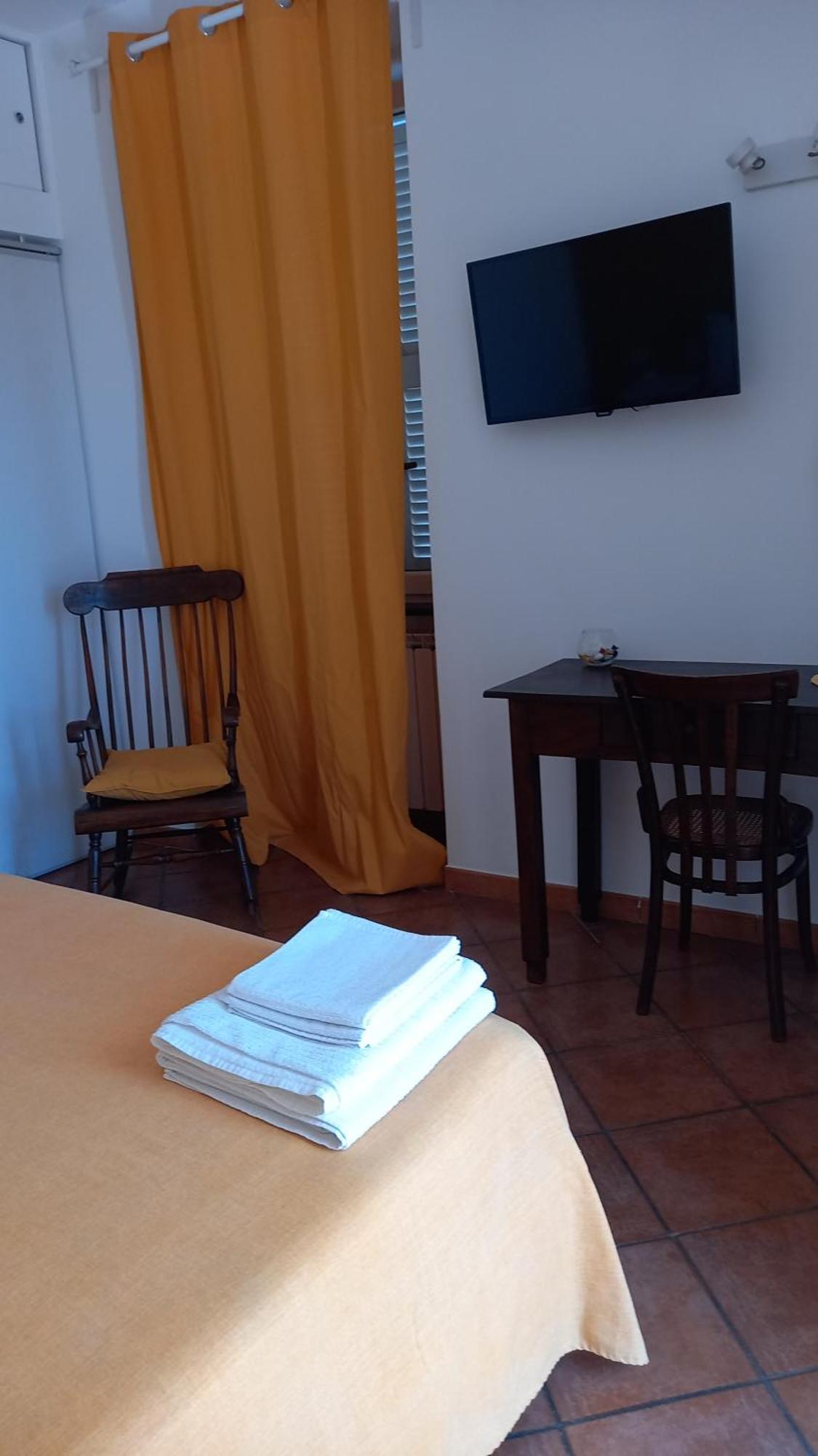 La Casa Del Sole Bed and Breakfast Vico Equense Eksteriør billede